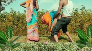 Gaon ke khet mai dehati group sex karte hue village couple